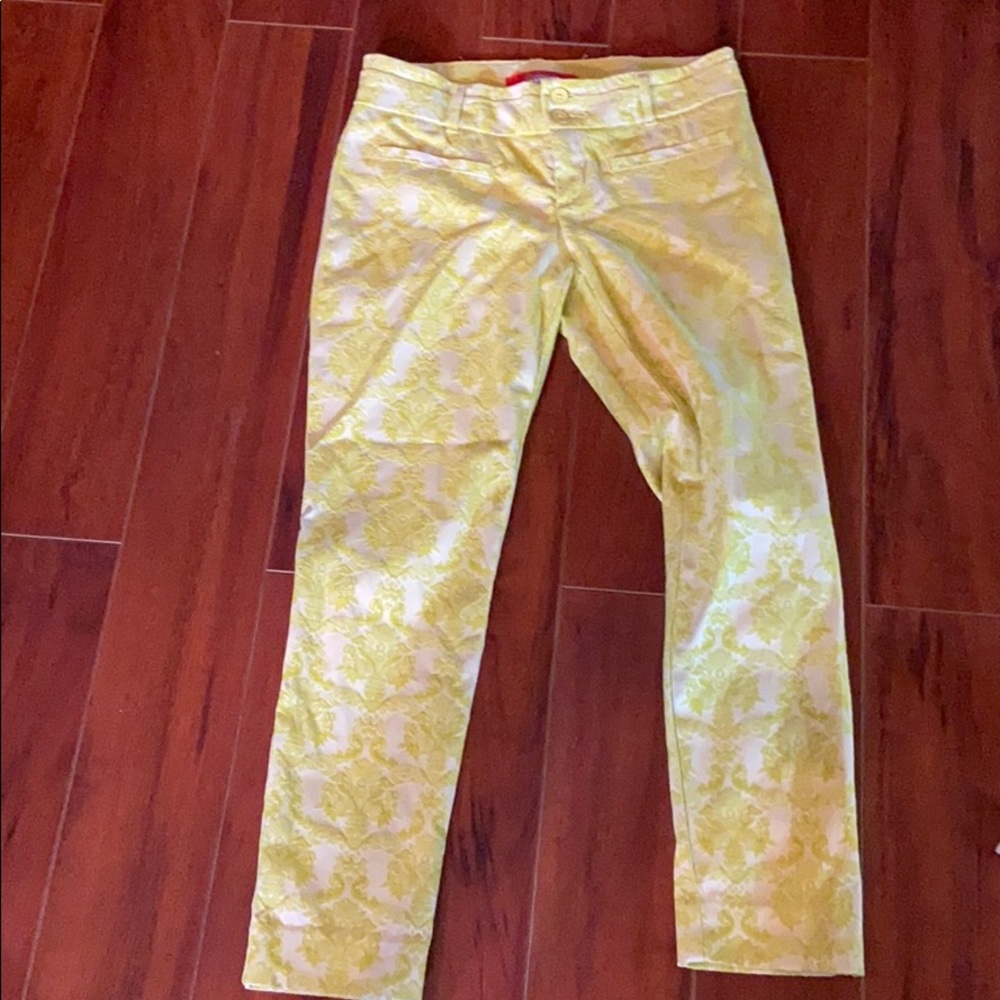 Fun and flirty ankle length pants
